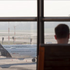 Warten auf den Flugdienst